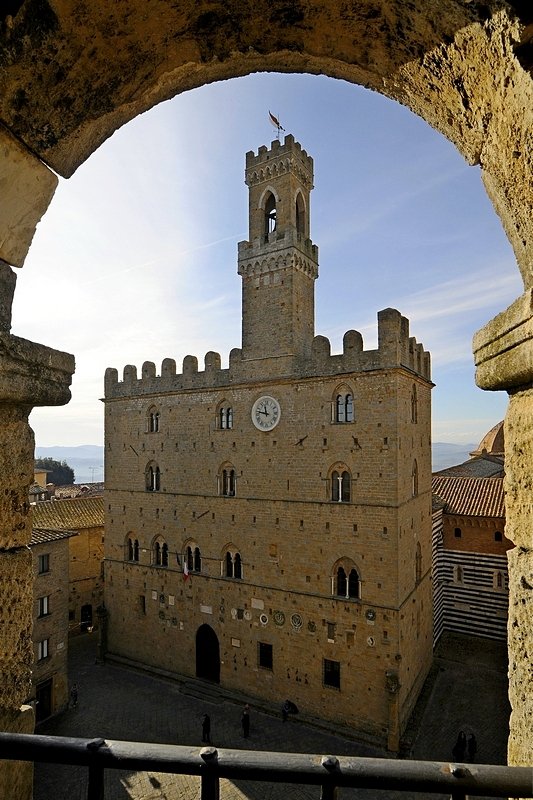Volterra Day Trip From Florence: A Complete Guide (2026)