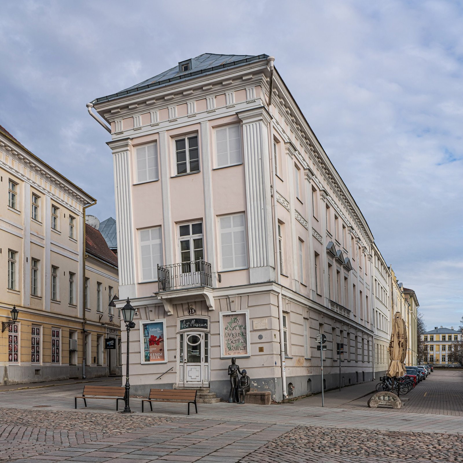 Tartu Art Museum (Leaning House)